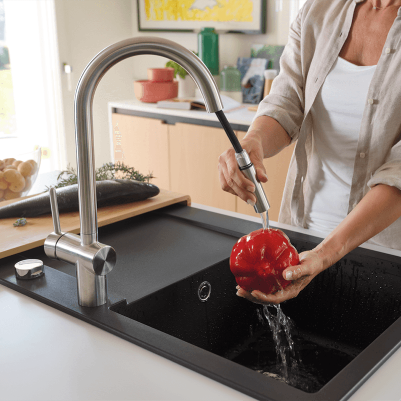 Misturador monocomando Atlas Neo J com bica em J alta extensível