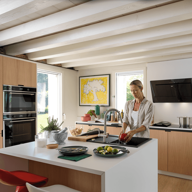 Misturador monocomando Atlas Neo J com bica em J alta extensível